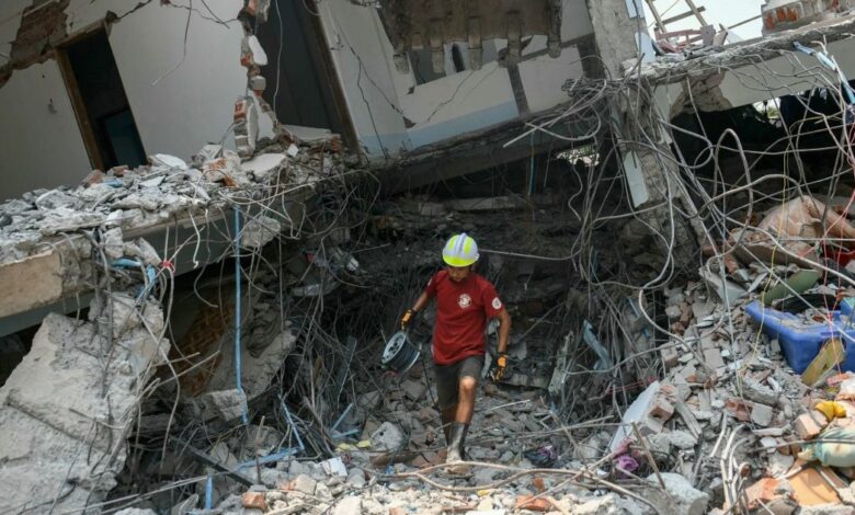 AFP 20250329 38CZ88R v2 Preview TopshotMyanmarThailandQuake 1200x630
