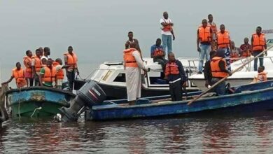 Boat carrying 20 travellers in Rivers 1